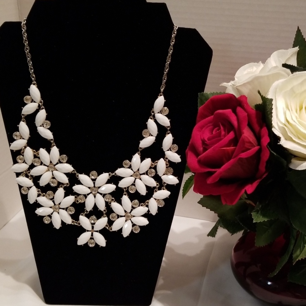 Clare's bib necklace